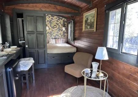 Roulotte / Tiny House Dans Les Alpilles Hotel Saint-Remy-de-Provence Exterior photo